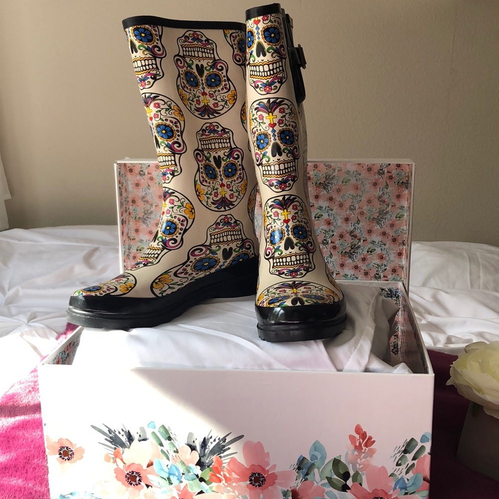 BLAZIN ROXX SUGAR SKULL RAIN BOOTS SIZE 7